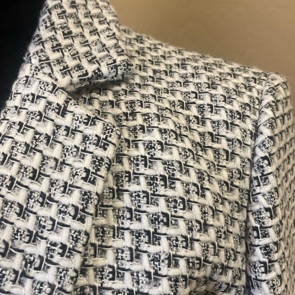NWT ECRU Black and White Bouclé Tweed Jacket - Picture 3 of 7